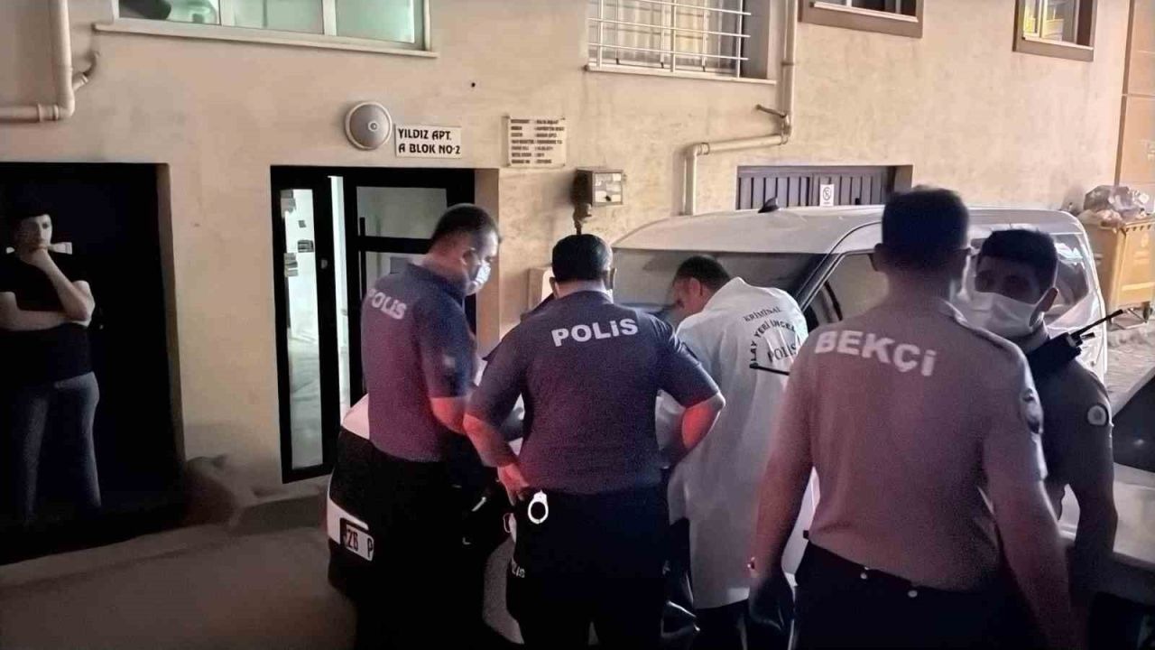 Yaşlı adam evinde cansız halde bulundu: Sokak kokuyla kaplandı