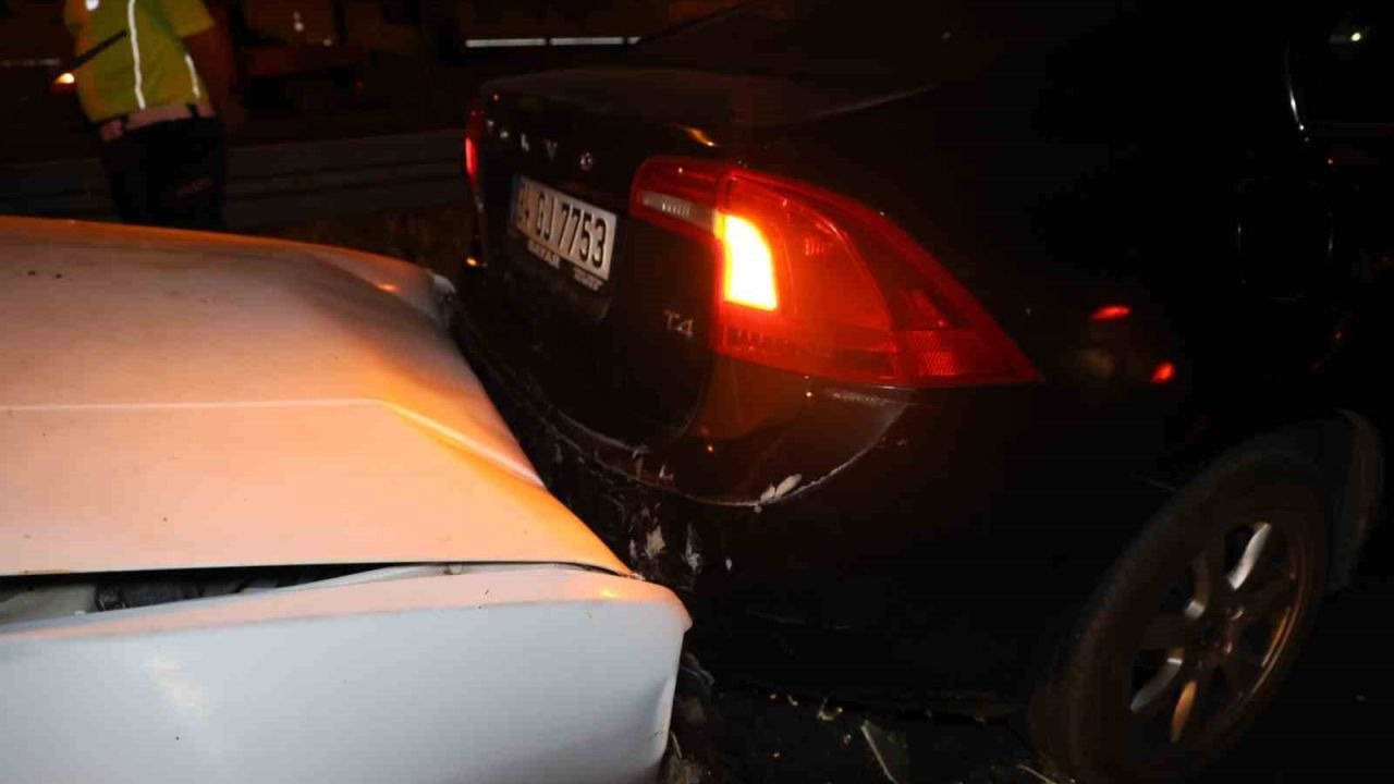 Yol Verme Tartışması Trafik Kazasıyla Sonuçlandı: 2 Yaralı