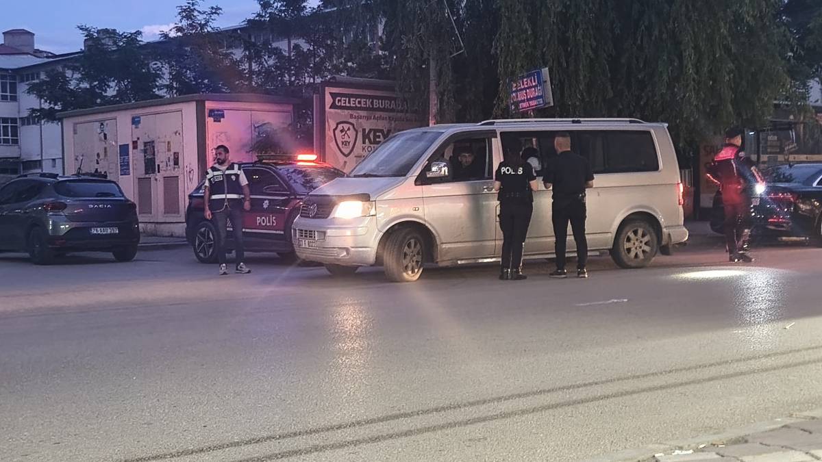 Iğdır’da Trafik Ekiplerinden Sıkı Denetim: Huzur ve Güvenlik İçin Gece Mesaisi