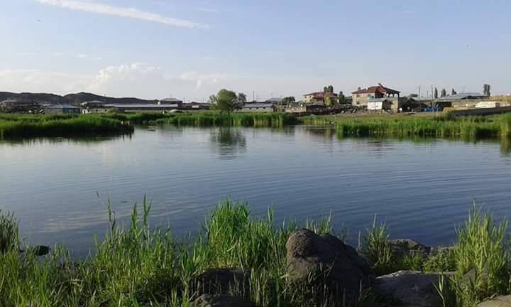 Ağrı Dağı’nda karlar erimeye başladı: Ahura’da suyunun debisi arttı