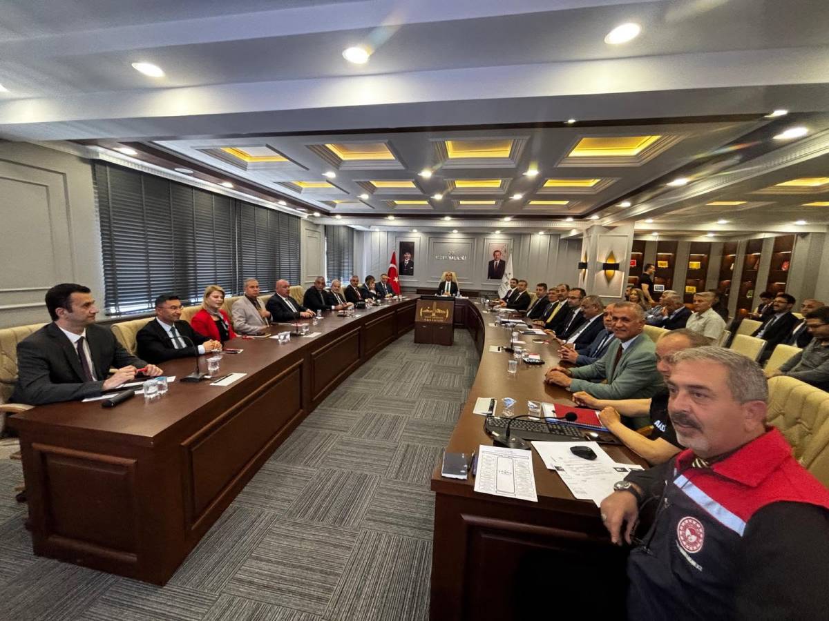 Vali Taşolar Başkanlığında Kritik Zirve: Iğdır'da Su Kaynakları Korunacak