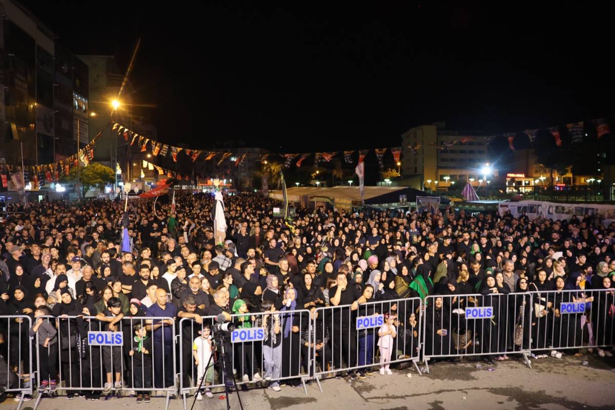 Iğdır'da Tasua Gecesi Merasimine Binlerce Kişi Katıldı
