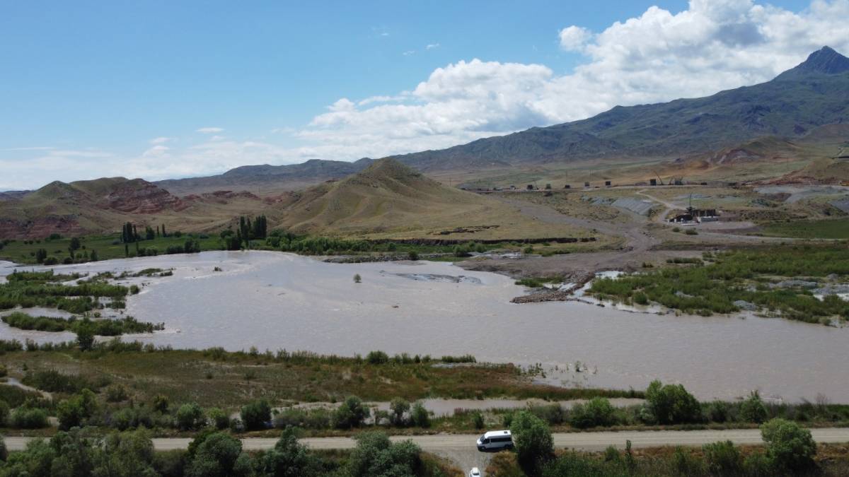 Iğdır'da Aras Vadisi'nin Eşsiz Güzelliği Drone ile Görüntülendi