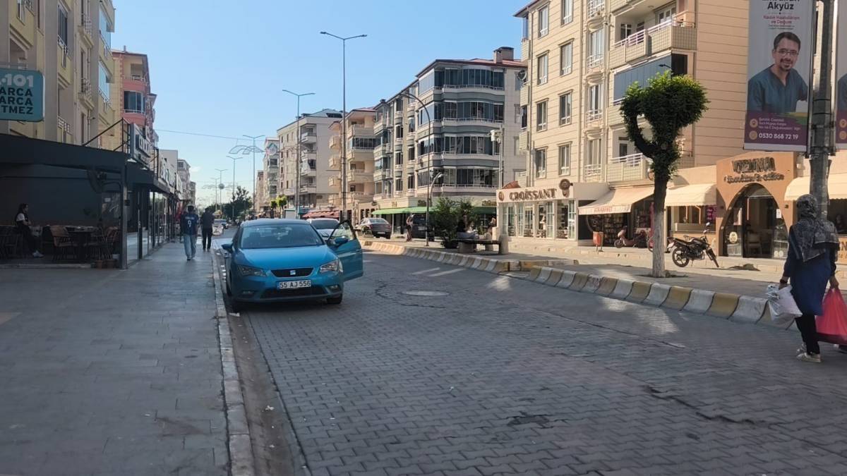 Vali Yolu'nda Emniyetten Sıkı Tedbir: Ana Cadde Yayalara Açıldı