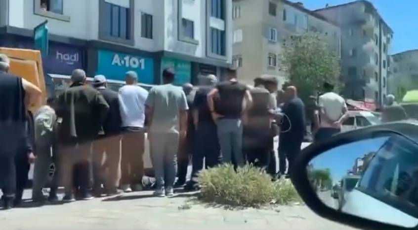 Iğdır’da Karşıdan Karşıya Geçen Yaşlı Adama Araç Çarptı
