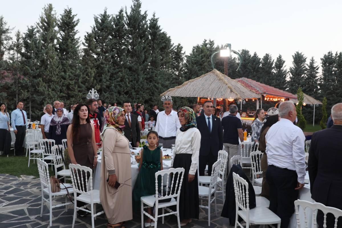 Iğdır'da 15 Temmuz Şehit Yakınları ve Gaziler Onuruna Yemek Programı Düzenlendi