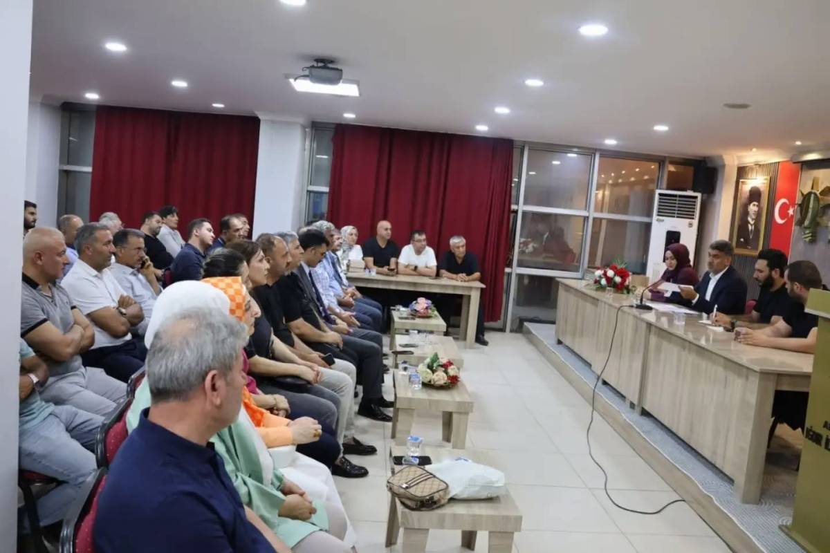 AK Parti Iğdır İl Başkanlığı'nda Yönetim Kurulu Toplantısı Gerçekleştirildi