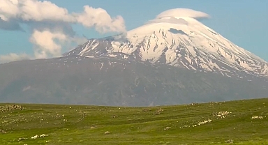 Ağrı Dağı en güzel Iğdır'dan seyredilir