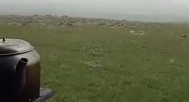 Kars'ta yıldırım düşme anı kameraya yansıdı